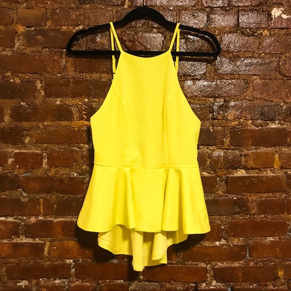 L'ATISTE Tops - ✨2for$15✨ // L’atiste Open Back Peplum Top